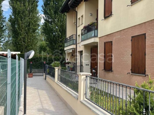 Appartamento in in affitto da privato a Cento via Enzo Ferrari, 56, box, da privato, zona residenziale TrovaCasa