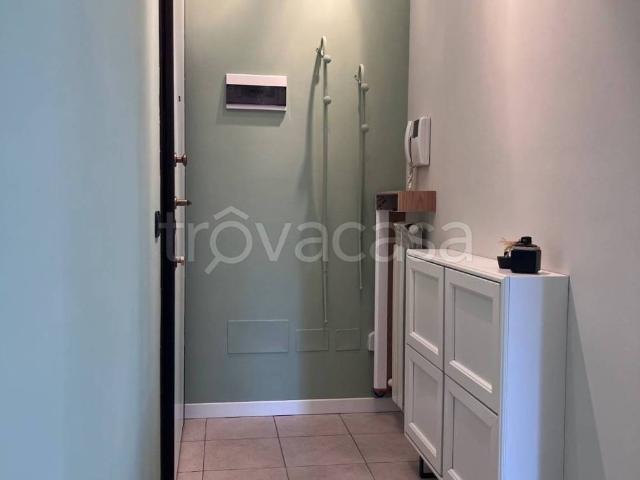 Appartamento in in affitto da privato a Cernusco sul Naviglio via Montello, 1, arredato, posto auto, da privato TrovaCasa