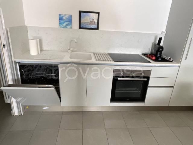 Appartamento in in affitto da privato a Chiavari corso Valparaiso, 2, da privato, vista mare, ascensore TrovaCasa