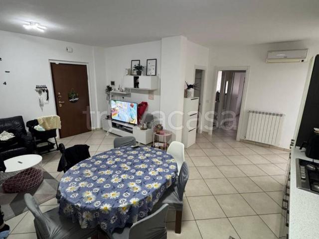 Appartamento in in affitto da privato a Città Sant'Angelo via Levante, 40, terrazzo, da privato, riscaldamento autonomo TrovaCasa