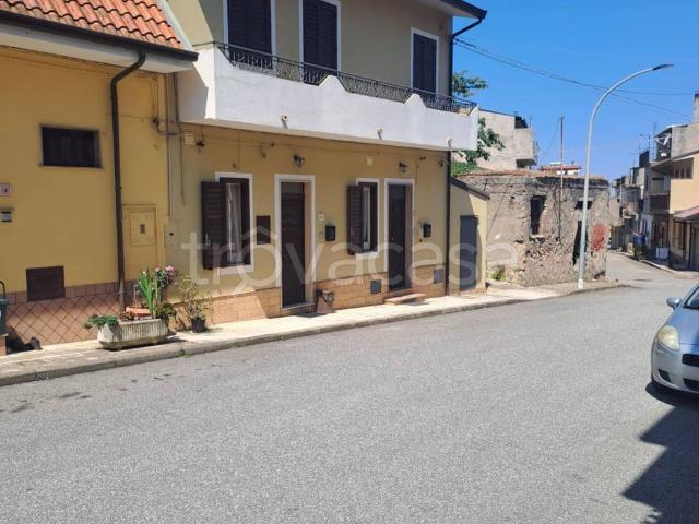 Appartamento in in affitto da privato a Cittanova via Cesare Carlino, 2, posto auto, da privato, lavanderia TrovaCasa