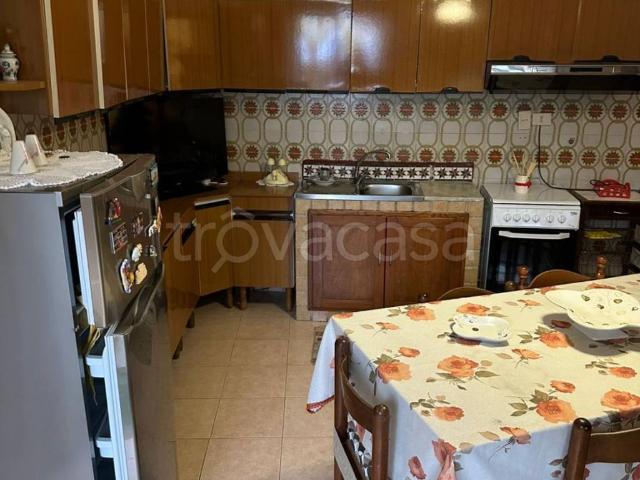 Appartamento in in affitto da privato a Cirò via Scezzari, da privato, centrale TrovaCasa