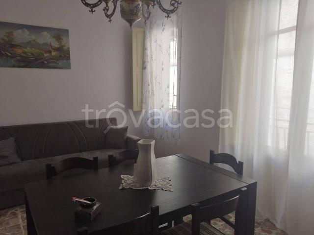 Appartamento in in affitto da privato a Crotone via Interna San Leonardo, 17, da privato, lungomare TrovaCasa