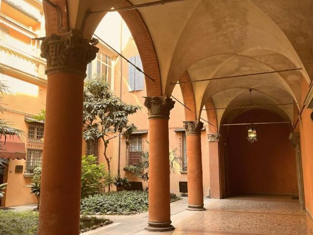 Appartamento in in affitto da privato a Bologna via Cesare Battisti, 10, da privato, centrale, vicinanze negozi TrovaCasa