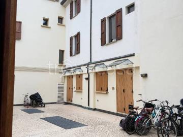 Appartamento in in affitto da privato a Bologna via del Borgo di San Pietro, 2, da privato, studio TrovaCasa