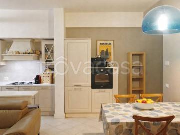 Appartamento in in affitto da privato a Bologna via Ezio Cesarini, 1, arredato, box, terrazzo TrovaCasa