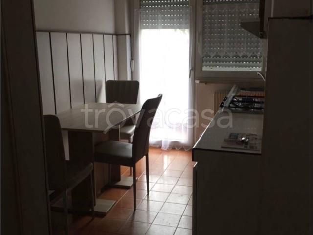 Appartamento in in affitto da privato a Bolzano via Maso della Pieve, 23, arredato, da privato, ascensore TrovaCasa