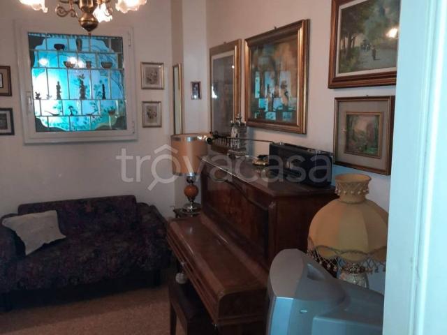 Appartamento in in affitto da privato a Bari via Francesco Crispi, 98, da privato, centrale TrovaCasa
