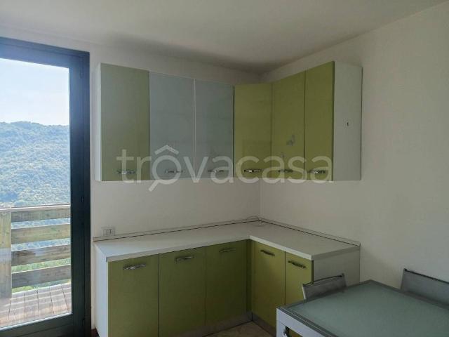 Appartamento in in affitto da privato a Bellano via Roma, 8, arredato, giardino, box TrovaCasa