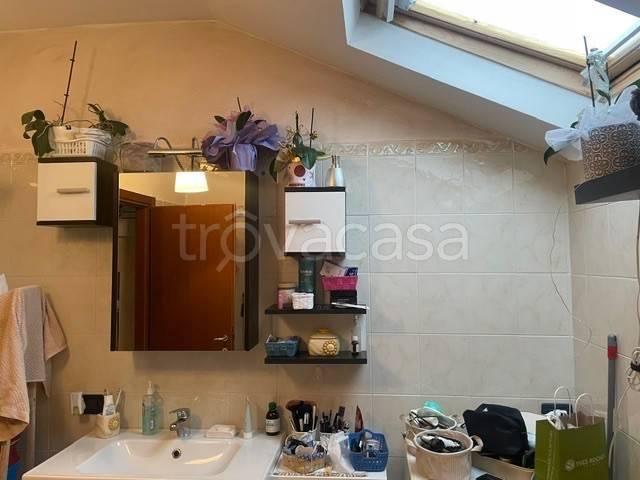 Appartamento in in affitto da privato a Biella via Lorenzo Cucco, da privato, senza ascensore, mansarda TrovaCasa