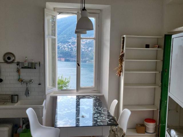 Appartamento in in affitto da privato a Blevio frazione Capovico, 8, da privato, vista lago, cucina abitabile TrovaCasa