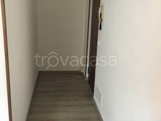 Appartamento in in affitto da privato a Brescia via Teodoro Pertusati, 20, arredato, giardino, posto auto TrovaCasa