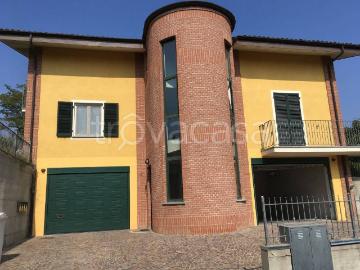 Appartamento in in affitto da privato a Govone piazza Roma, 13, da privato, vista sulle colline, luminoso TrovaCasa