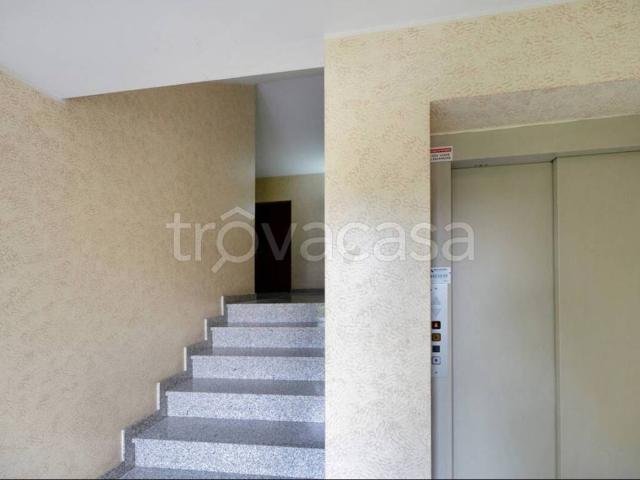 Appartamento in in affitto da privato a Gallarate via Vignetta, 22, da privato, riscaldamento autonomo, balcone TrovaCasa