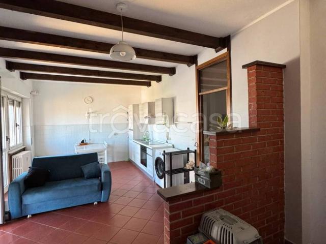 Appartamento in in affitto da privato a Gallarate via Fratelli Bandiera, da privato, caminetto, travi a vista TrovaCasa