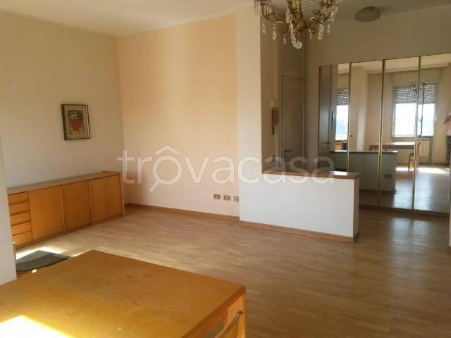 Appartamento in in affitto da privato a Gallarate via Giovanni Pascoli, 1, da privato, parquet, balcone TrovaCasa