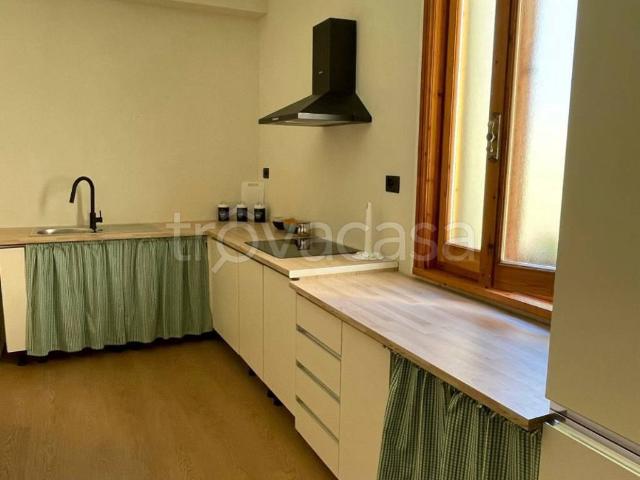 Appartamento in in affitto da privato a Gambassi Terme via Goffredo Mameli, 2A, da privato, parquet TrovaCasa