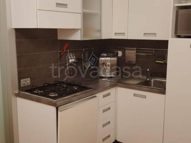 Appartamento in in affitto da privato a Gardone Riviera via al Vittoriale, 10, giardino, terrazzo, da privato TrovaCasa