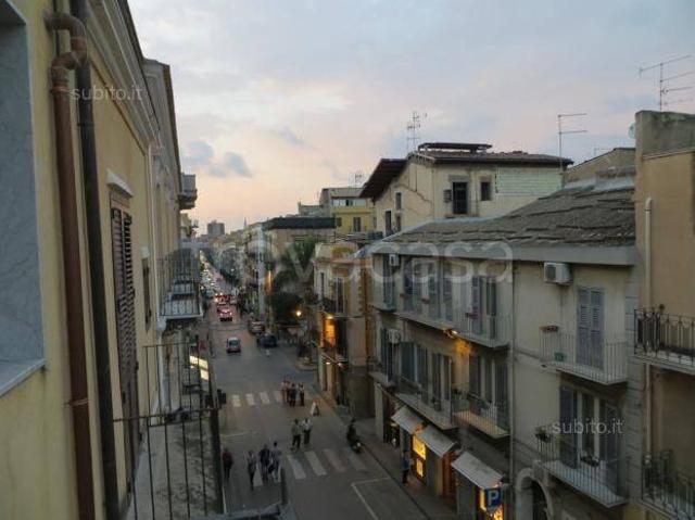 Appartamento in in affitto da privato a Gela corso Vittorio Emanuele, 455, da privato, ristrutturato, lavatrice TrovaCasa