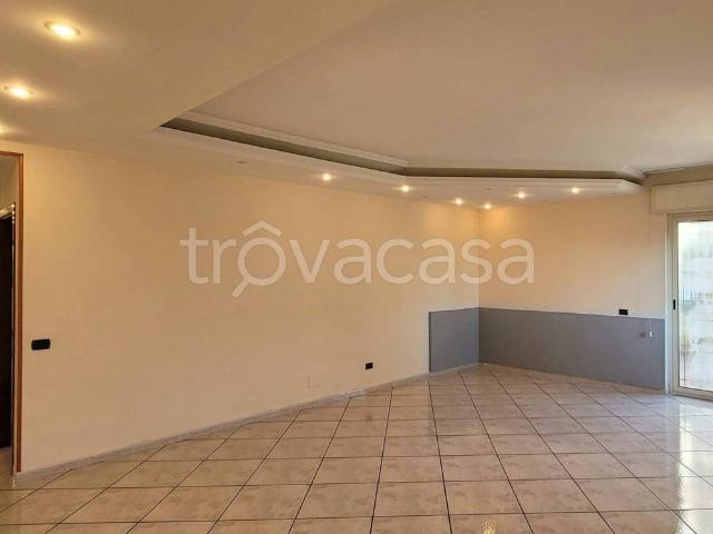 Appartamento in in affitto da privato a Giugliano in Campania via Oasi Sacro Cuore, 154, giardino, box, da privato TrovaCasa