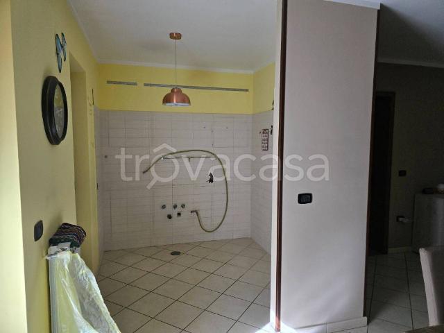 Appartamento in in affitto da privato a Giugliano in Campania via Oasi Sacro Cuore, 16, posto auto, box, da privato TrovaCasa