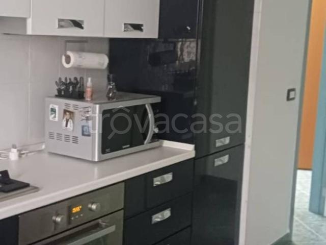 Appartamento in in affitto da privato a Giovinazzo via Bisanzio Lupis, da privato, ascensore, ristrutturato TrovaCasa