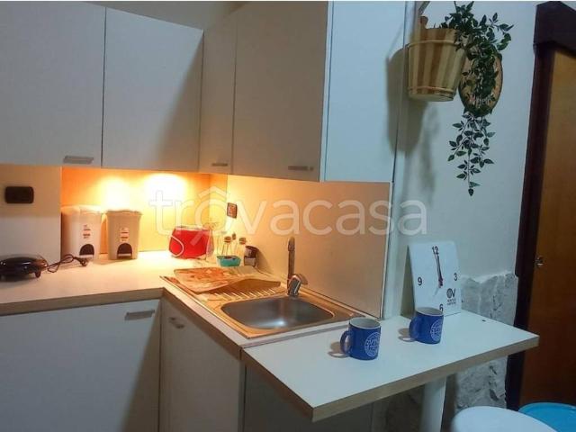 Appartamento in in affitto da privato a Giovinazzo via Buccari, 2A, da privato, box doccia TrovaCasa