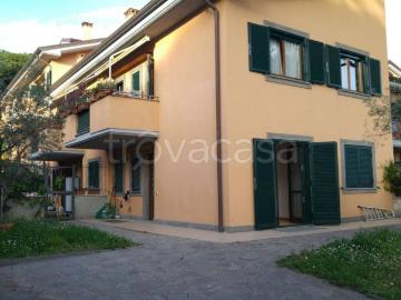 Appartamento in in affitto da privato a Grottaferrata via Enrico Ferri, 21, giardino, posto auto, da privato TrovaCasa