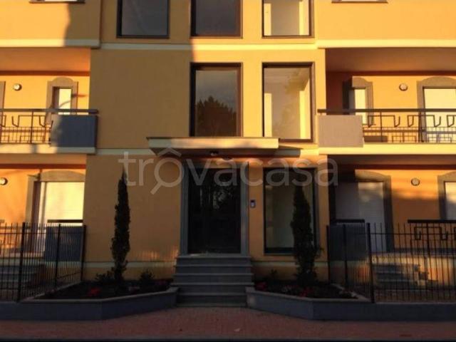 Appartamento in in affitto da privato a Guidonia Montecelio via Gian Lorenzo Bernini, 36/c, terrazzo, da privato, angolo cottura TrovaCasa