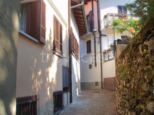 Appartamento in in affitto da privato a Domaso via San Giovanni, 12, da privato, centrale, cantina TrovaCasa