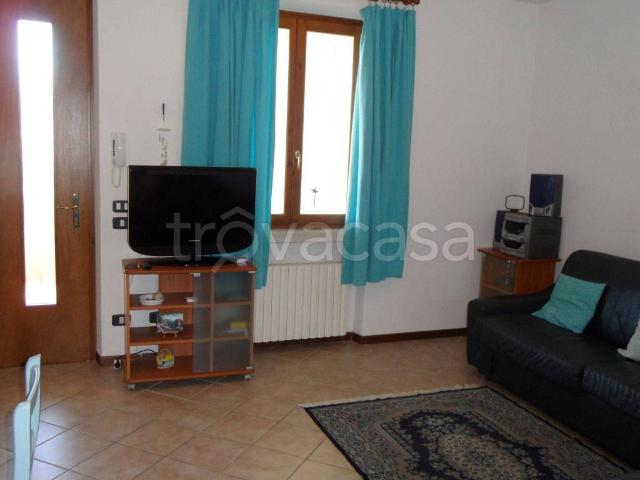 Appartamento in in affitto da privato a Desenzano del Garda via Giulio Cesare, 2, arredato, terrazzo, da privato TrovaCasa