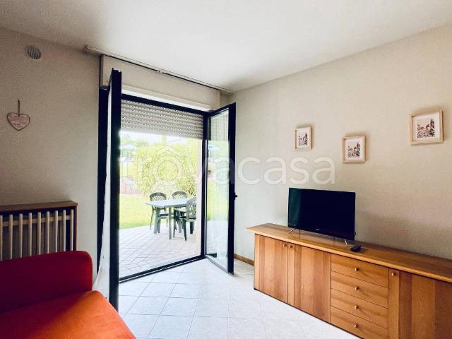 Appartamento in in affitto da privato a Desenzano del Garda via Dolarici, 1, arredato, giardino, da privato TrovaCasa