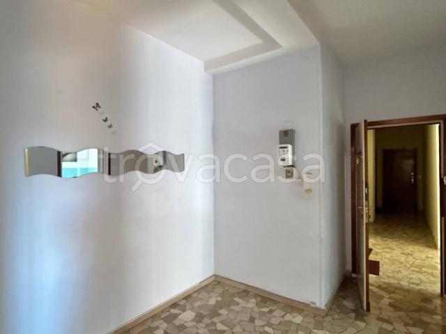 Appartamento in in affitto da privato a Erba via Dante, non arredato/vuoto, da privato, ascensore TrovaCasa