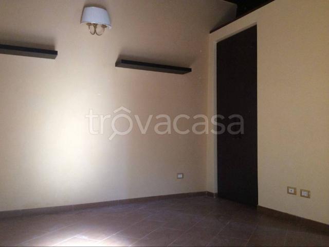 Appartamento in in affitto da privato a Formello piazza Vittorio Emanuele, 1, arredato, da privato, travi a vista TrovaCasa