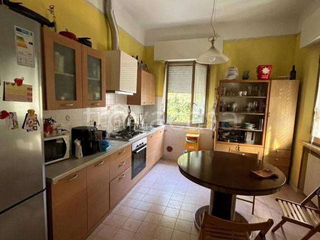 Appartamento in in affitto da privato a Falconara Marittima via Bruno Buozzi, 6, da privato, luminoso, balcone TrovaCasa