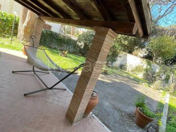 Appartamento in in affitto da privato a Fiumicino via Voltri, 4, giardino, da privato, doppi servizi TrovaCasa