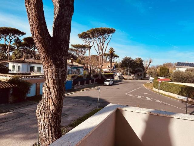 Appartamento in in affitto da privato a Fiumicino via Porto Azzurro, 131, arredato, giardino, da privato TrovaCasa