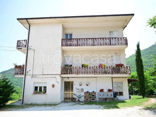Appartamento in in affitto da privato a Frontone via Monte Catria, 6, da privato, doppia esposizione, luminoso TrovaCasa