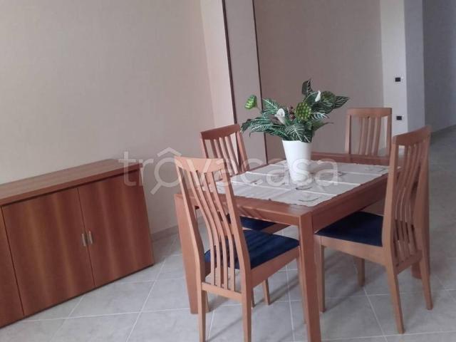 Appartamento in in affitto da privato a Isola di Capo Rizzuto via Bruxelles, 25, da privato, cucina a vista TrovaCasa