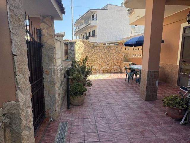 Appartamento in in affitto da privato a Isola di Capo Rizzuto via Faro, 16, giardino, da privato, turistica TrovaCasa