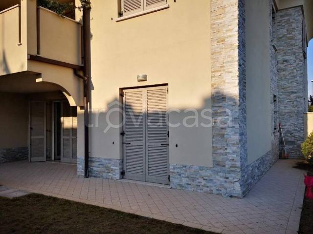 Appartamento in in affitto da privato a Oleggio via Ottavio Minoli, arredato, giardino privato, box TrovaCasa