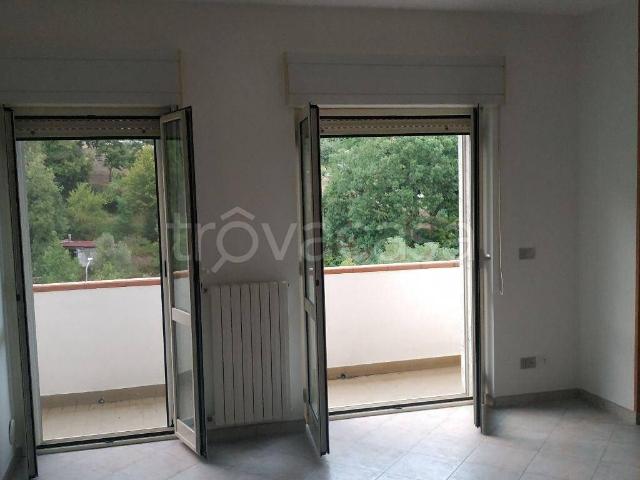 Appartamento in in affitto da privato a Lagonegro via Sant'Antuono, non arredato/vuoto, box, da privato TrovaCasa