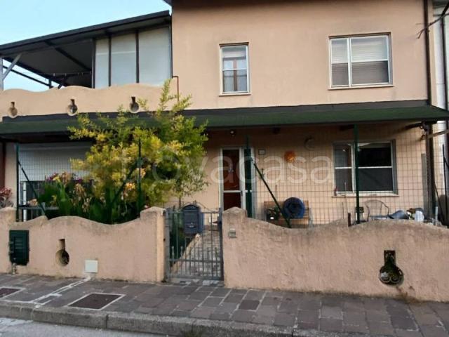 Appartamento in in affitto da privato a Lagosanto via Giuseppe Garibaldi, 10, arredato, giardino privato, da privato TrovaCasa