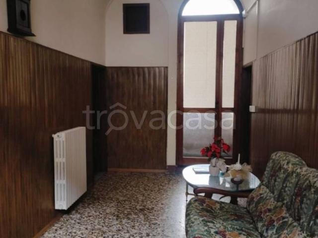 Appartamento in in affitto da privato a Lajatico via Giacomo Matteotti, 36, giardino, da privato, lavatrice TrovaCasa