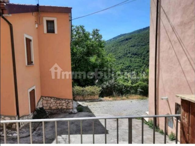 Appartamento in in affitto da privato a L'Aquila via Forcella, 3, arredato, posto auto, da privato TrovaCasa