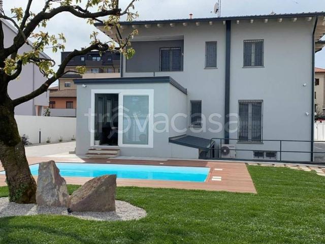Appartamento in in affitto da privato a Legnano, giardino privato, da privato, piscina TrovaCasa