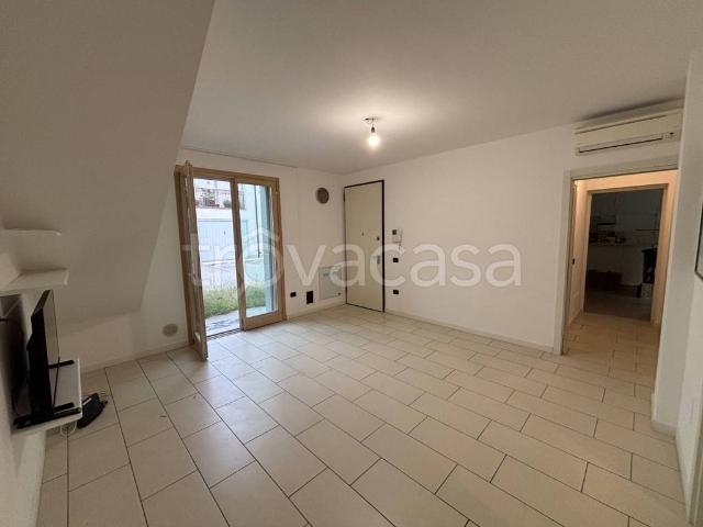Appartamento in in affitto da privato a Legnaro via Orsaretto, giardino, posto auto, da privato TrovaCasa