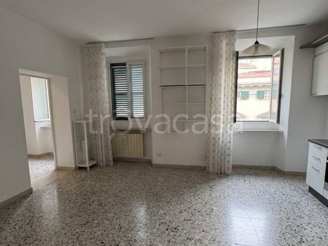 Appartamento in in affitto da privato a Livorno via Bettino Ricasoli, 125, da privato, vicinanze negozi, cucina a vista TrovaCasa