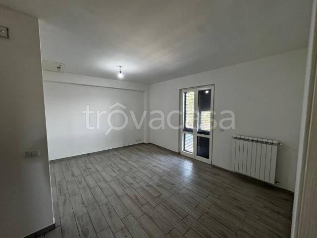 Appartamento in in affitto da privato a Lioni via San Bernardino, non arredato/vuoto, da privato, luminoso TrovaCasa