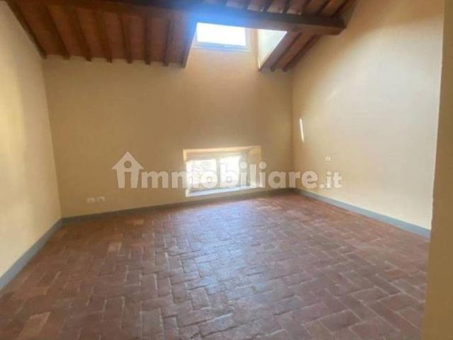 Appartamento in in affitto da privato a Lucca via Burlamacchi, 32, da privato, ascensore, centrale TrovaCasa
